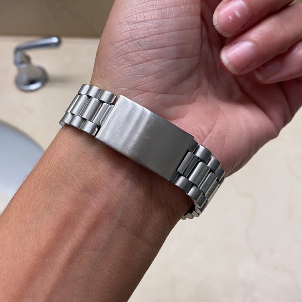 Michael Kors Jet Set Watch - Picture 2 of 4